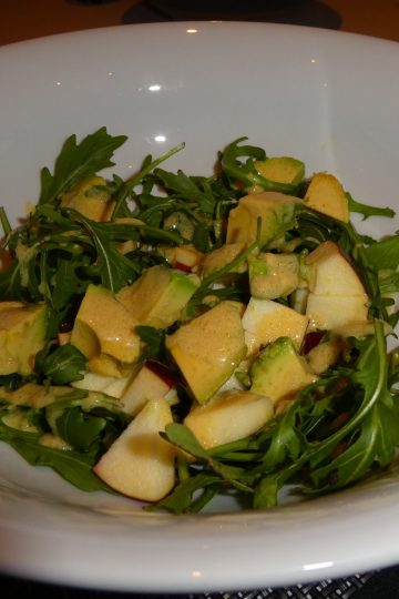 salat med avocado og æble